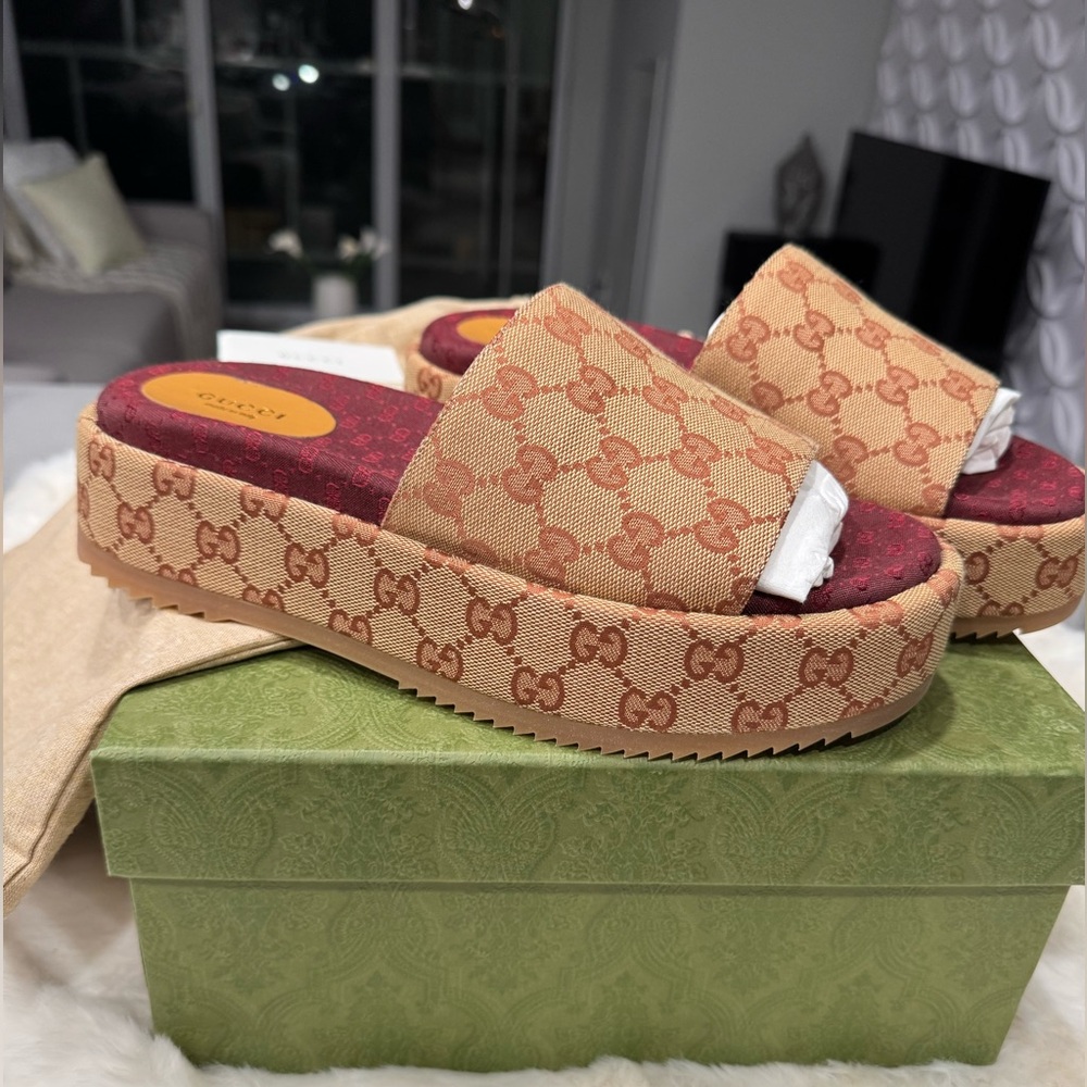 Gucci Gigi Beige and Burgundy Platform Sandals